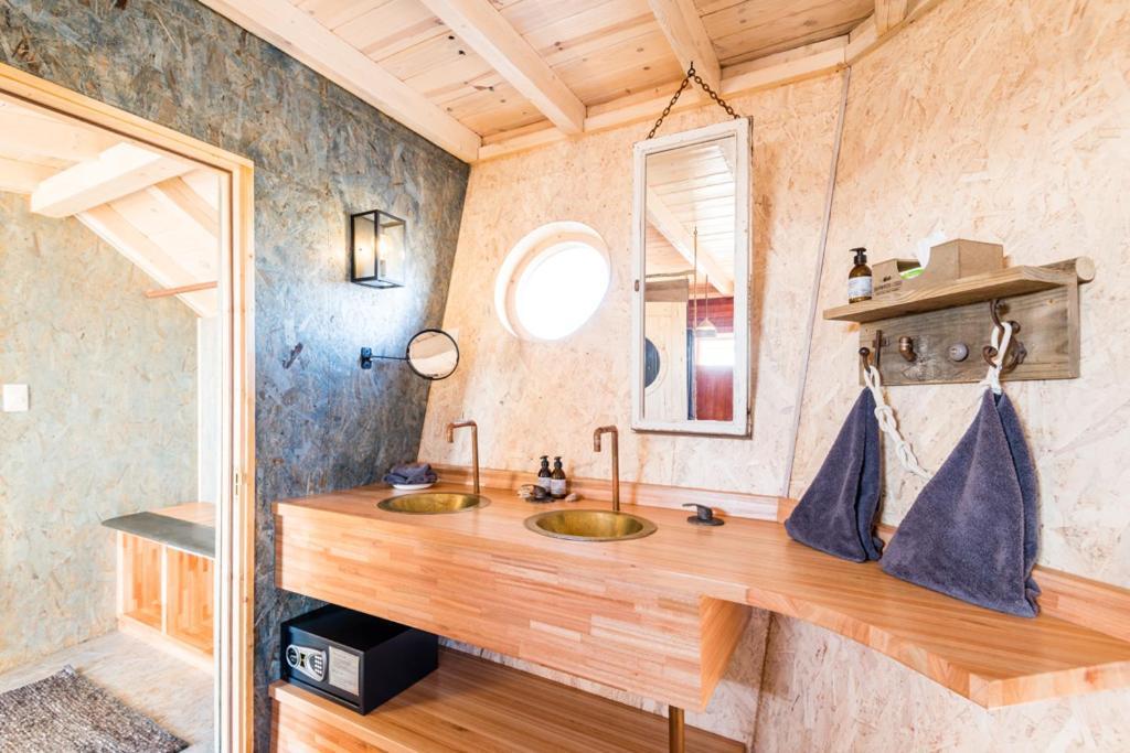 Shipwreck Lodge Mowebaai Екстер'єр фото